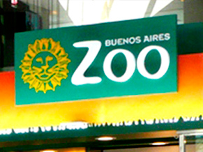 Zoo de Bs.As: Stand para Shopping Alto Palermo con Merchandising. Diseño y producción.